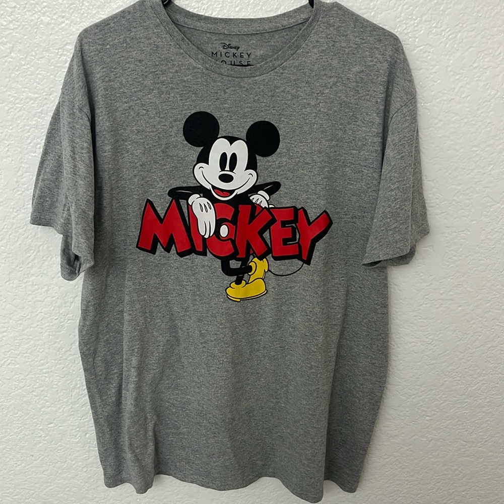 Men’s Mickey Mouse tee